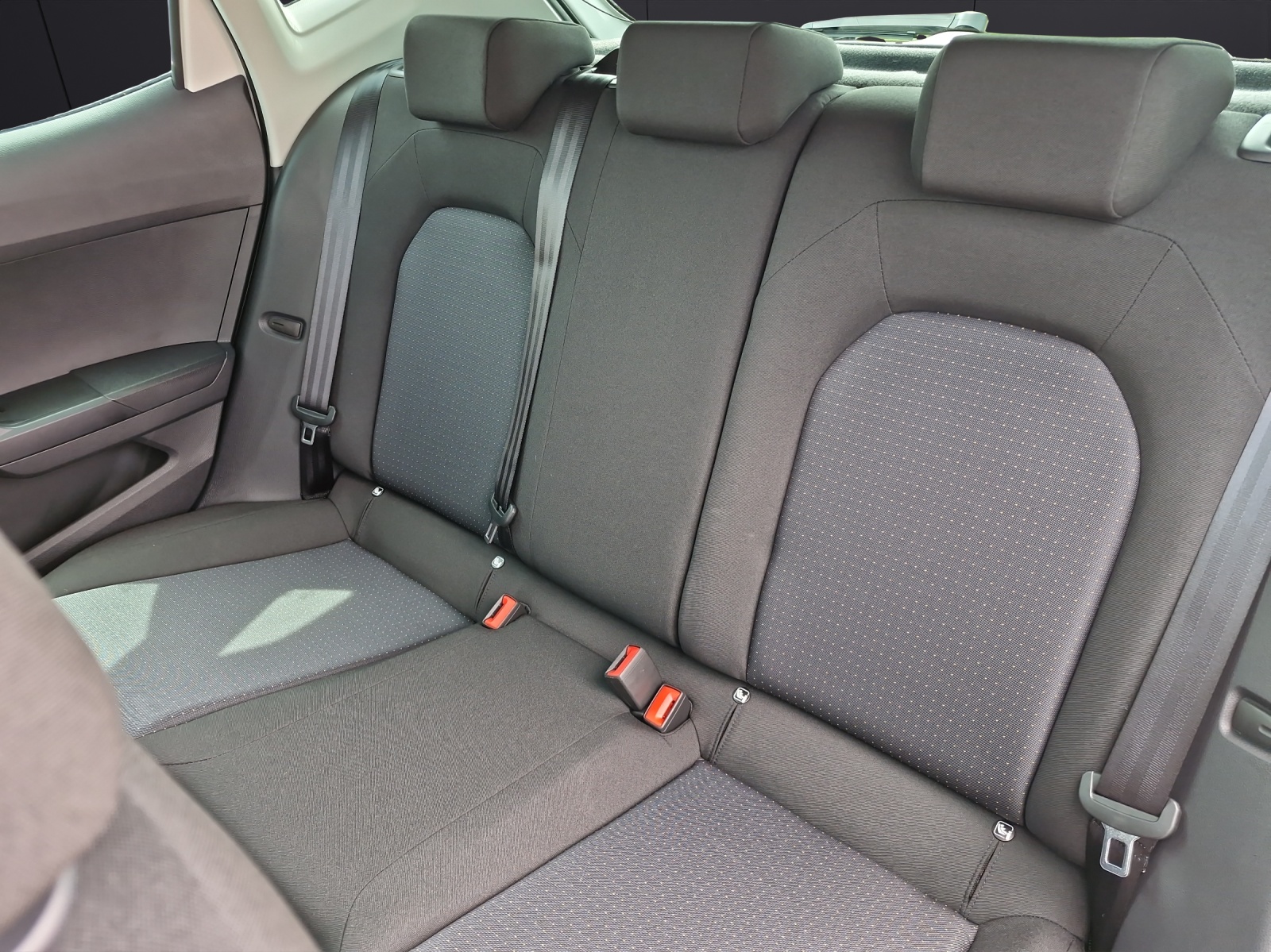 Fahrzeugabbildung SEAT Ibiza Road Edition 1.0 TSI LED KAMERA KLIMA NAVI