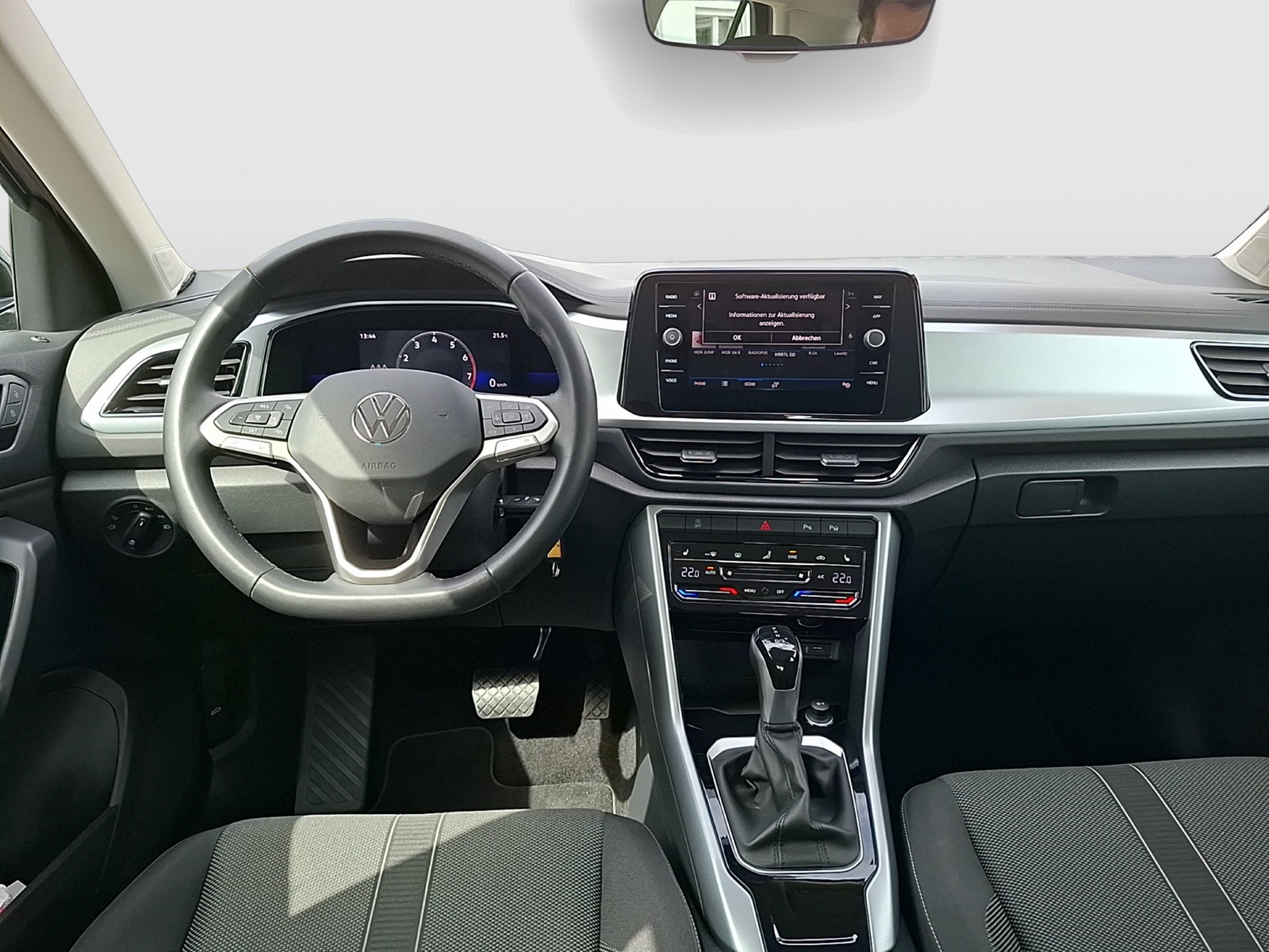 Fahrzeugabbildung Volkswagen T-Roc TSI Life DSG LEDplus CarPlay AID ACC Park-Assist SH