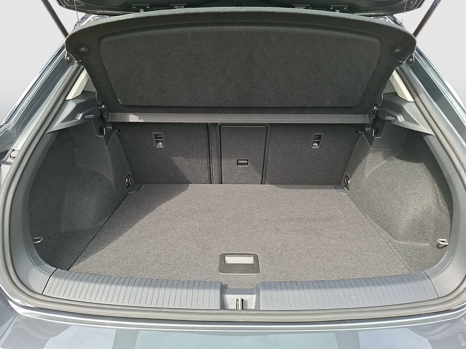 Fahrzeugabbildung Volkswagen T-Roc TSI Life DSG LEDplus CarPlay AID ACC Park-Assist SH