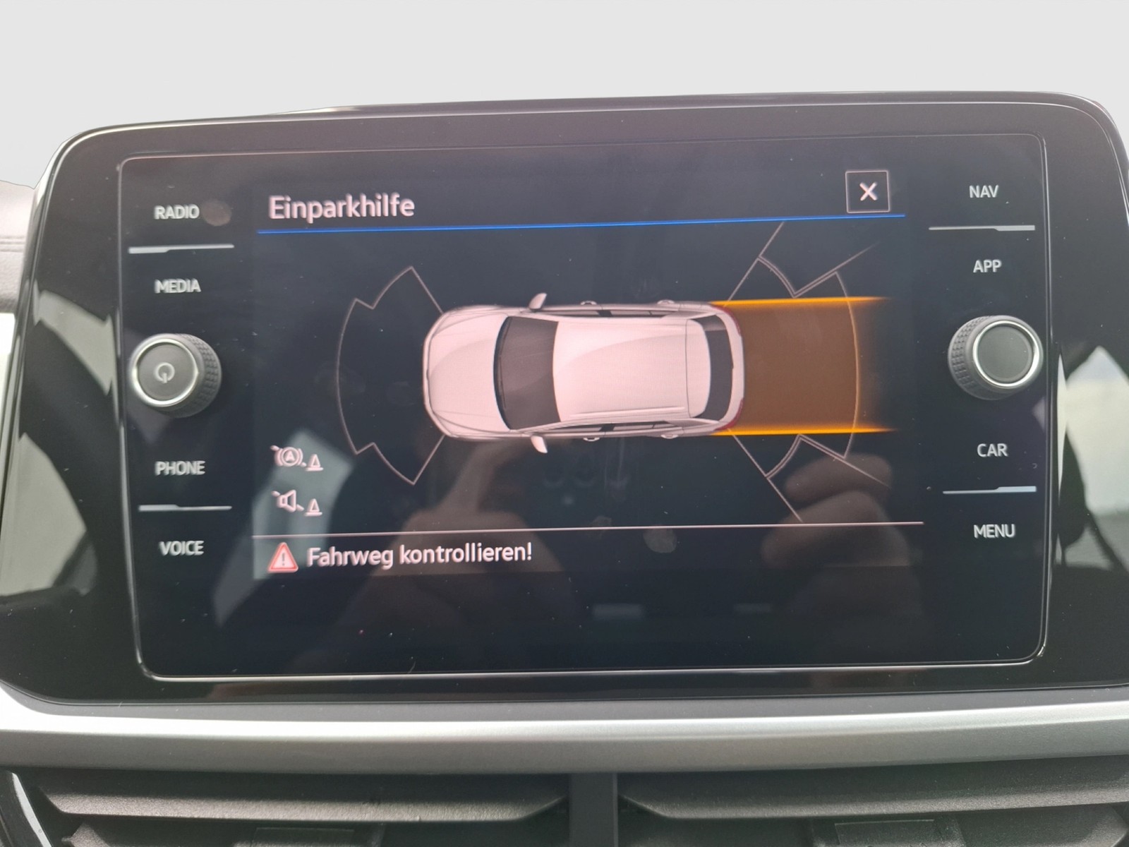 Fahrzeugabbildung Volkswagen T-Roc TSI Life DSG LEDplus CarPlay AID ACC Park-Assist SH