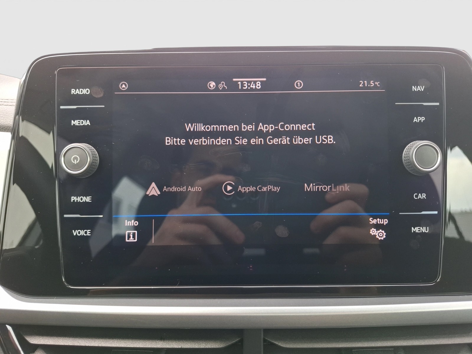 Fahrzeugabbildung Volkswagen T-Roc TSI Life DSG LEDplus CarPlay AID ACC Park-Assist SH
