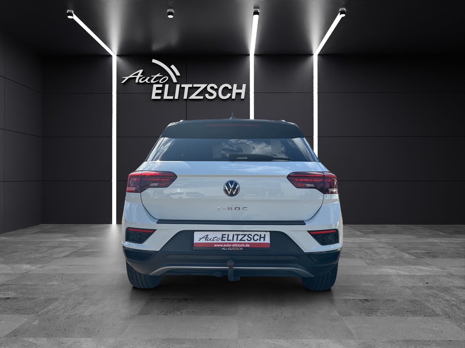 Fahrzeugabbildung Volkswagen T-Roc TSI Sport LED AHK Navi AID ACC RFK SH 18