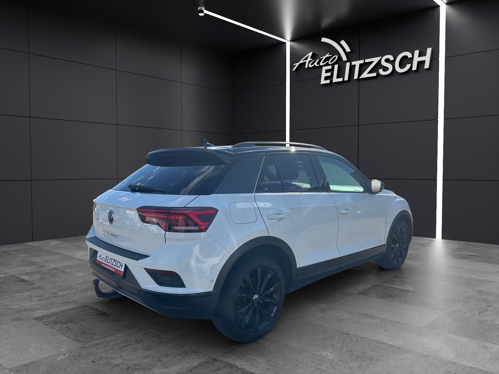 Fahrzeugabbildung Volkswagen T-Roc TSI Sport LED AHK Navi AID ACC RFK SH 18