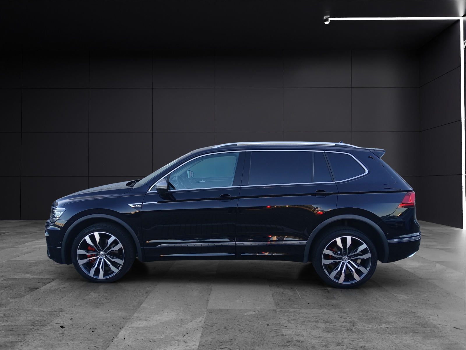 Fahrzeugabbildung Volkswagen Tiguan Allspace TDI Highline DSG 4M R-Line LED AHK Navi HUD AID ACC 360° SH 20