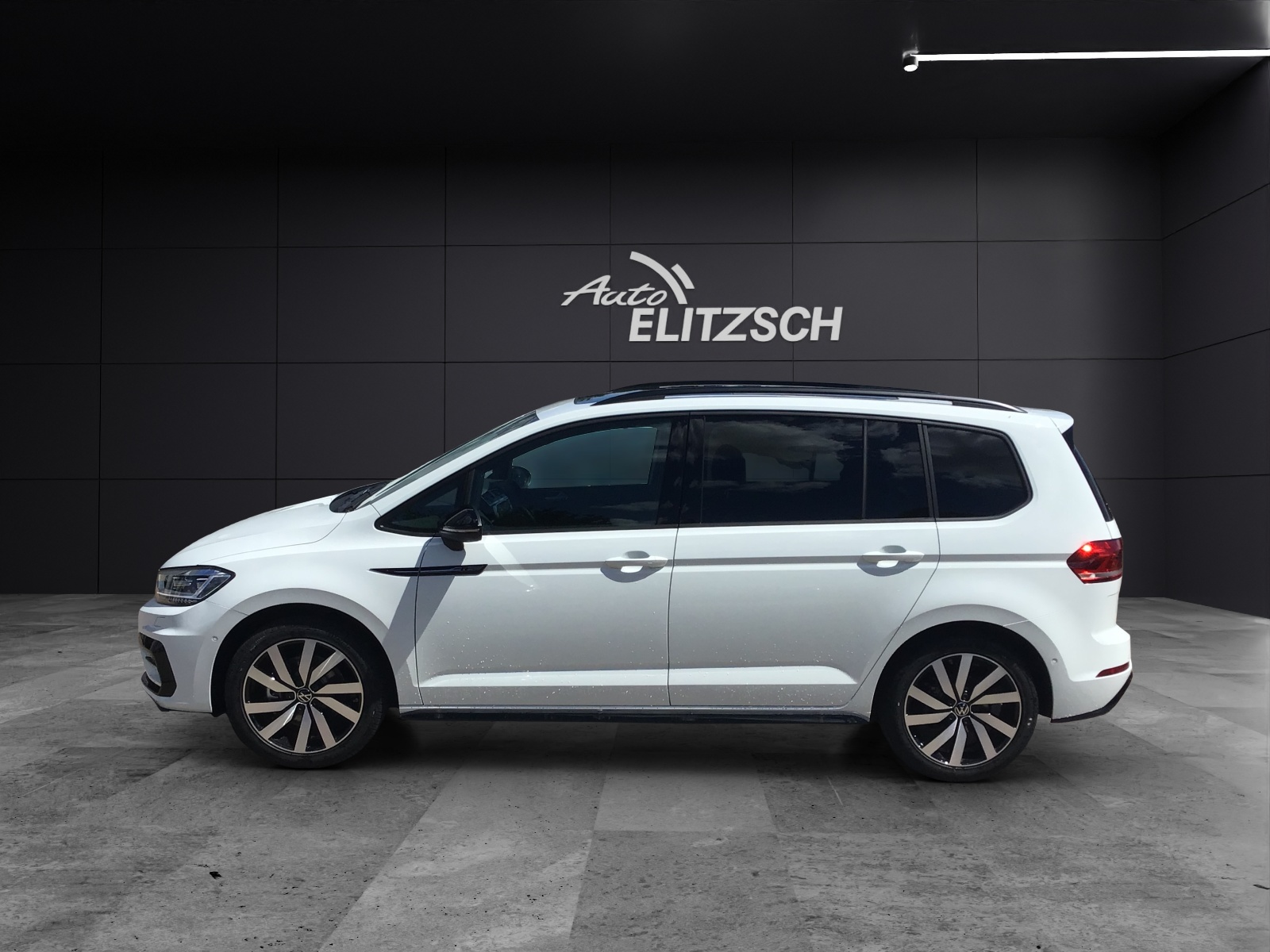Fahrzeugabbildung Volkswagen Touran TSI R-Line Highline DSG LED ACC 18