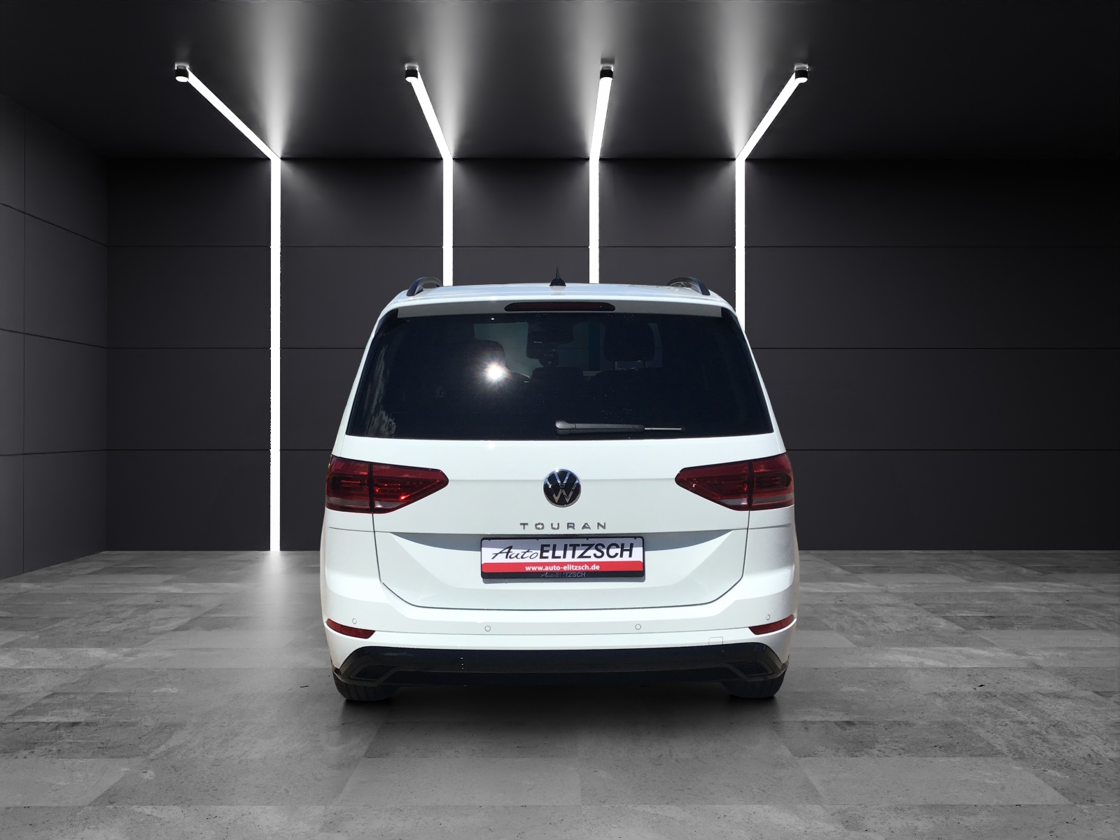 Fahrzeugabbildung Volkswagen Touran TSI R-Line Highline DSG LED ACC 18