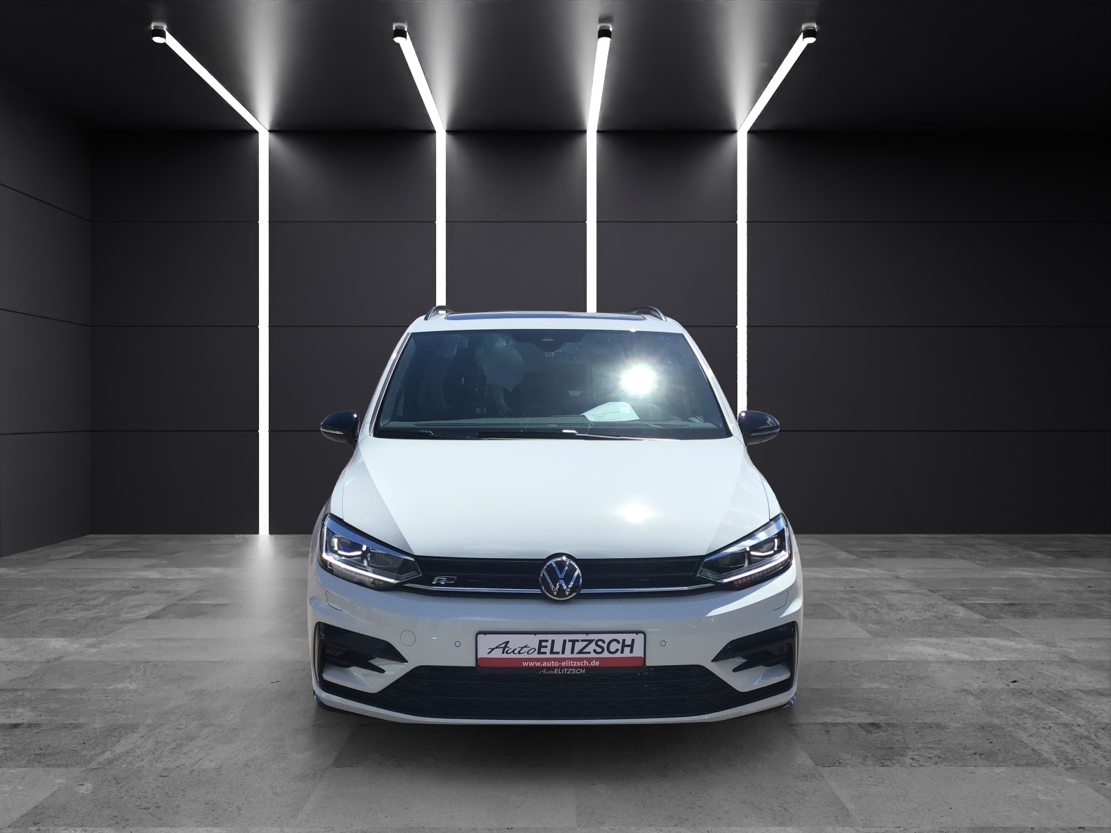 Fahrzeugabbildung Volkswagen Touran TSI R-Line Highline DSG LED ACC 18