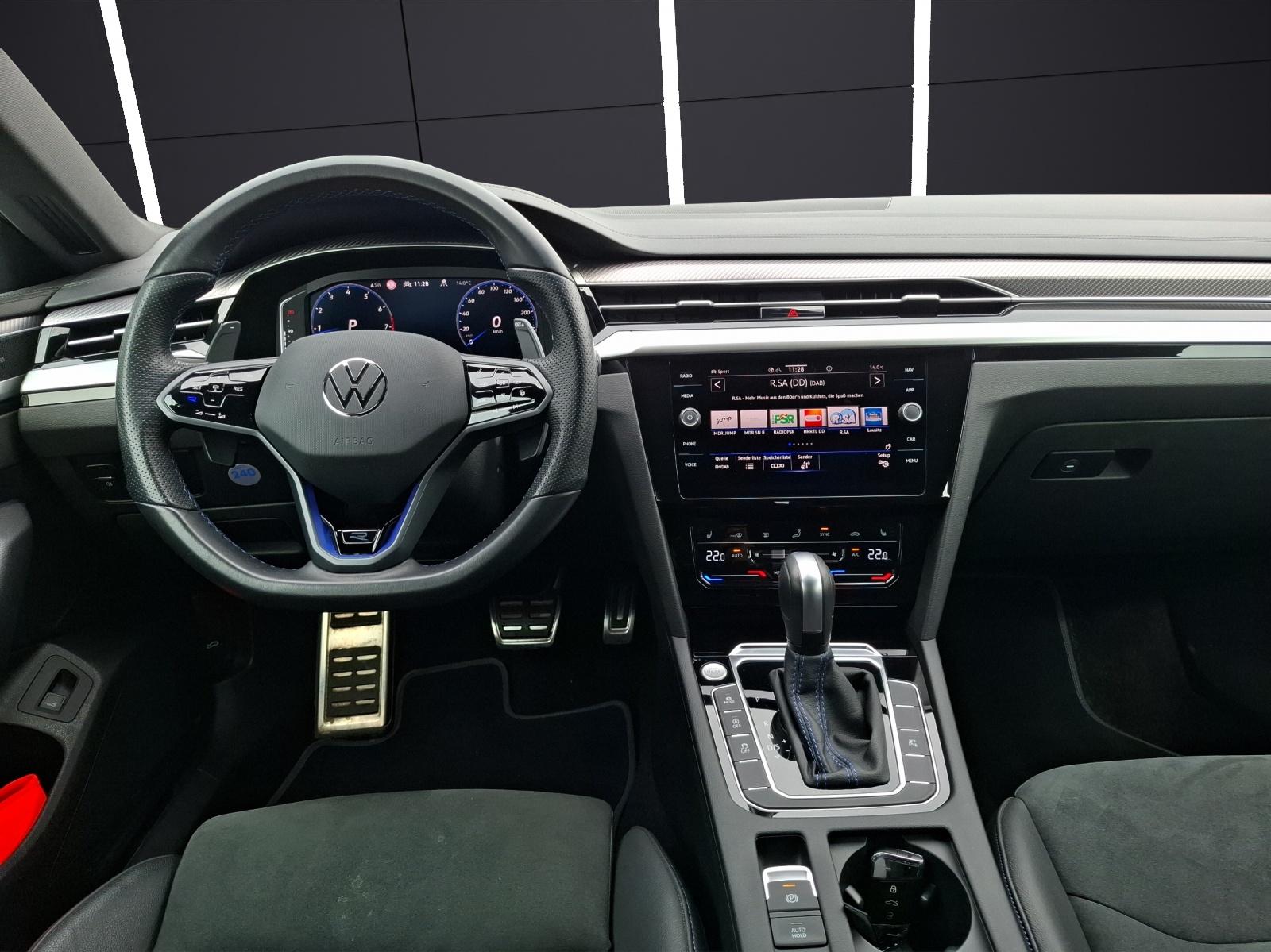 Fahrzeugabbildung Volkswagen Arteon SB R DSG 4M LED Navi AID ACC RFK Harman SH