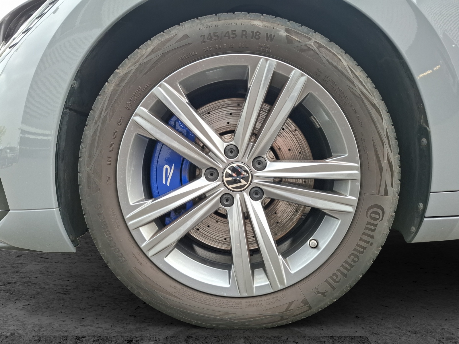 Fahrzeugabbildung Volkswagen Arteon SB R DSG 4M LED Navi AID ACC RFK Harman SH