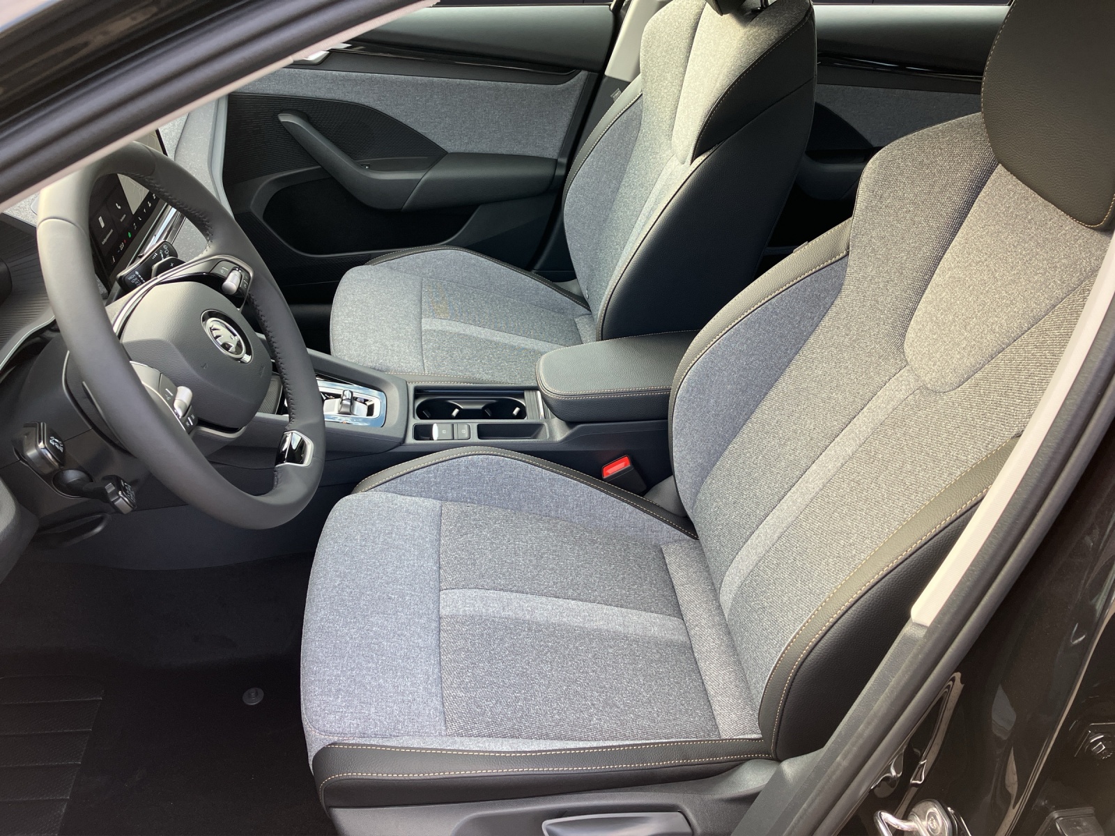 Fahrzeugabbildung SKODA Octavia Combi 2.0 TDI Selection LED-Scheinwerfer, Audi virtual Cockpit, Navi