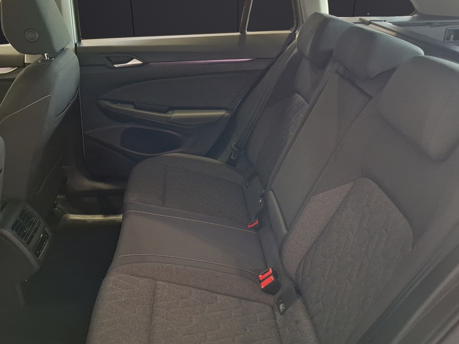 Fahrzeugabbildung Volkswagen Golf VIII Variant TSI Move Standhzg. LED AHK CarPlay AID ACC RFK SH