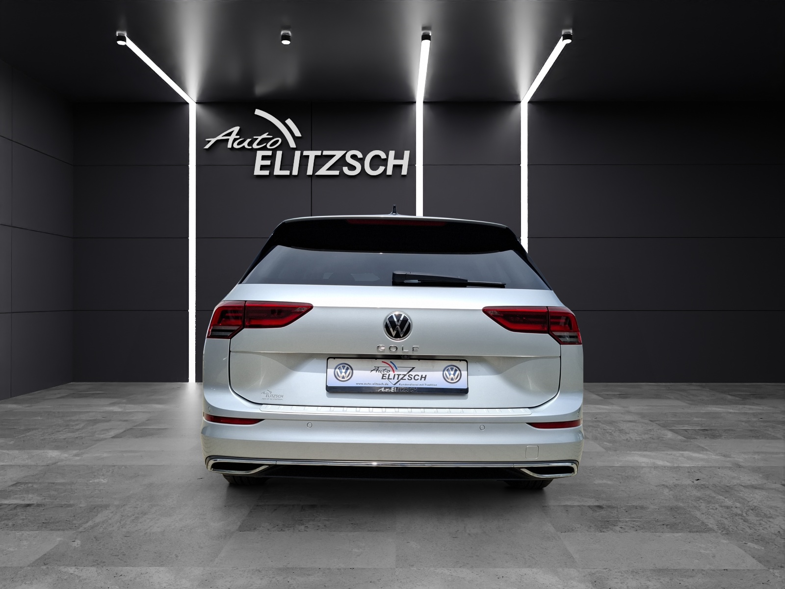 Fahrzeugabbildung Volkswagen Golf VIII Variant TSI Move Standhzg. LED AHK CarPlay AID ACC RFK SH