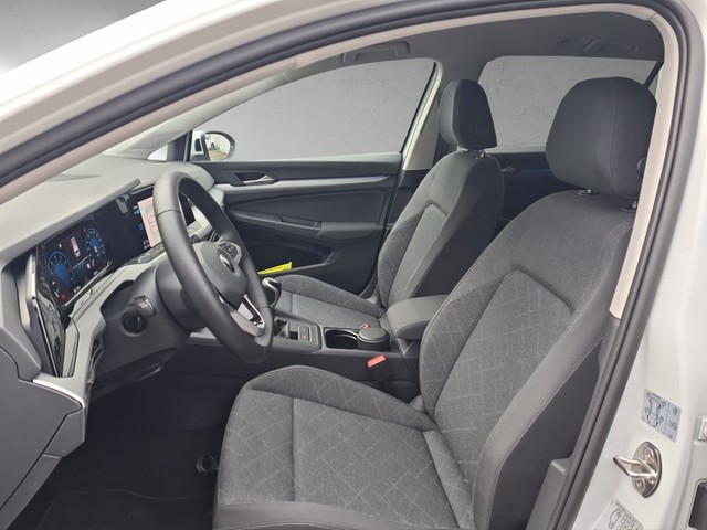 Fahrzeugabbildung Volkswagen Golf VIII Variant TSI Life LED Navi Climatronic AID ACC PDC SH LM 5J-Gar
