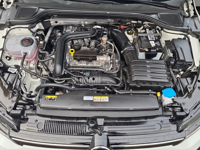 Fahrzeugabbildung Volkswagen Golf VIII Variant TSI Life LED Navi Climatronic AID ACC PDC SH LM 5J-Gar