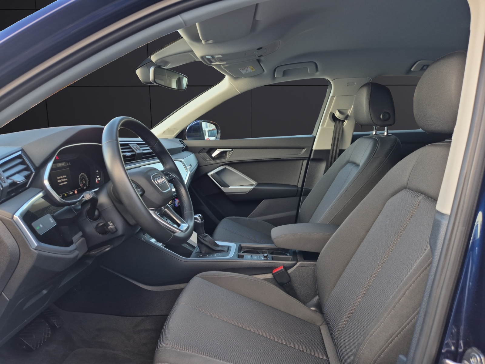 Fahrzeugabbildung Audi Q3 Sportback 35 TFSI S-tronic LED Navi AVC ACC PDC SH LM