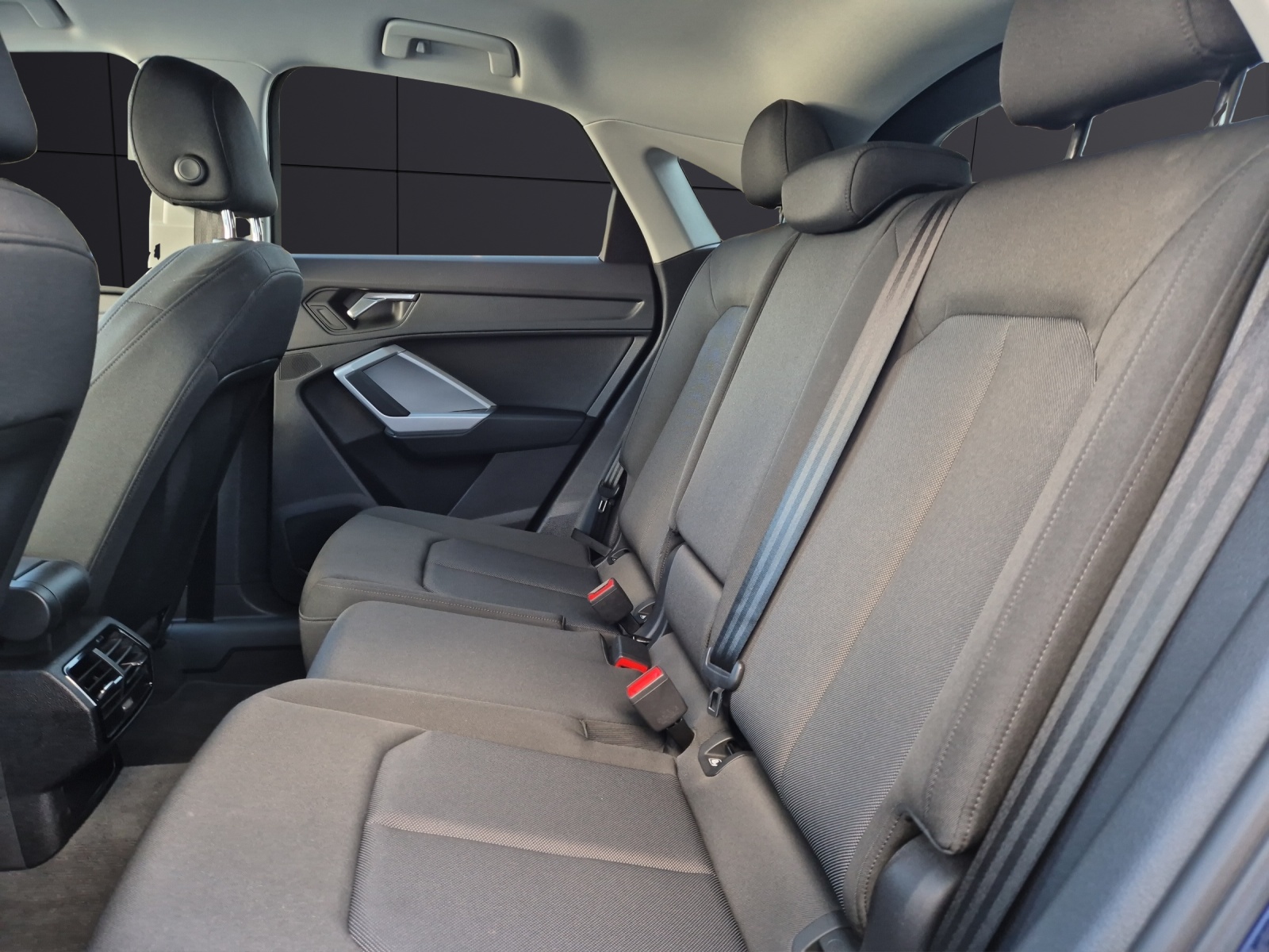 Fahrzeugabbildung Audi Q3 Sportback 35 TFSI S-tronic LED Navi AVC ACC PDC SH LM