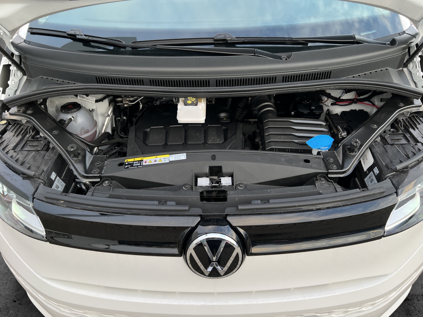 Fahrzeugabbildung Volkswagen T7 Multivan TDI DSG LÜ LED 7-SITZER NAVI