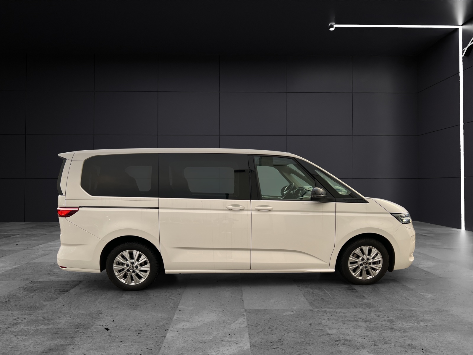 Fahrzeugabbildung Volkswagen T7 Multivan TDI DSG LÜ LED 7-SITZER NAVI