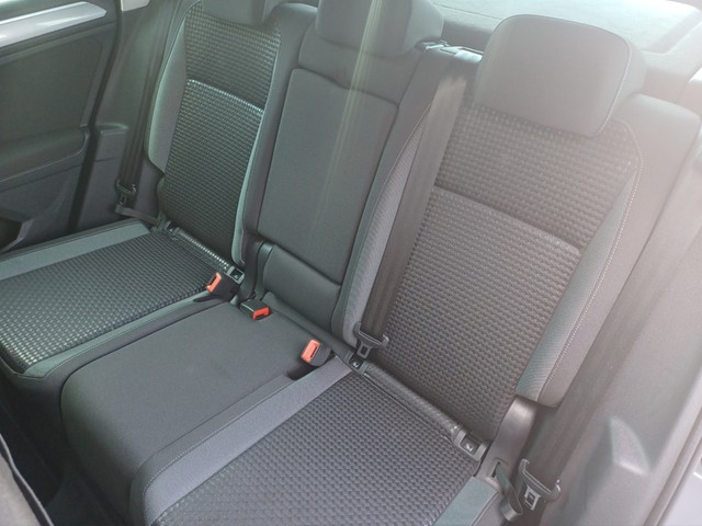 Fahrzeugabbildung Volkswagen Tiguan TSI Active LED Navi ACC RFK SH 18
