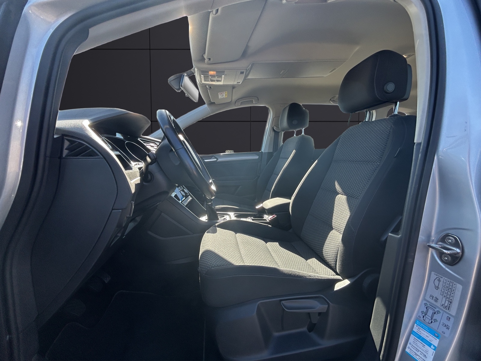 Fahrzeugabbildung Volkswagen Touran Comfortline TSI ACC AHK 7-Sitzer PDC Navi Klima