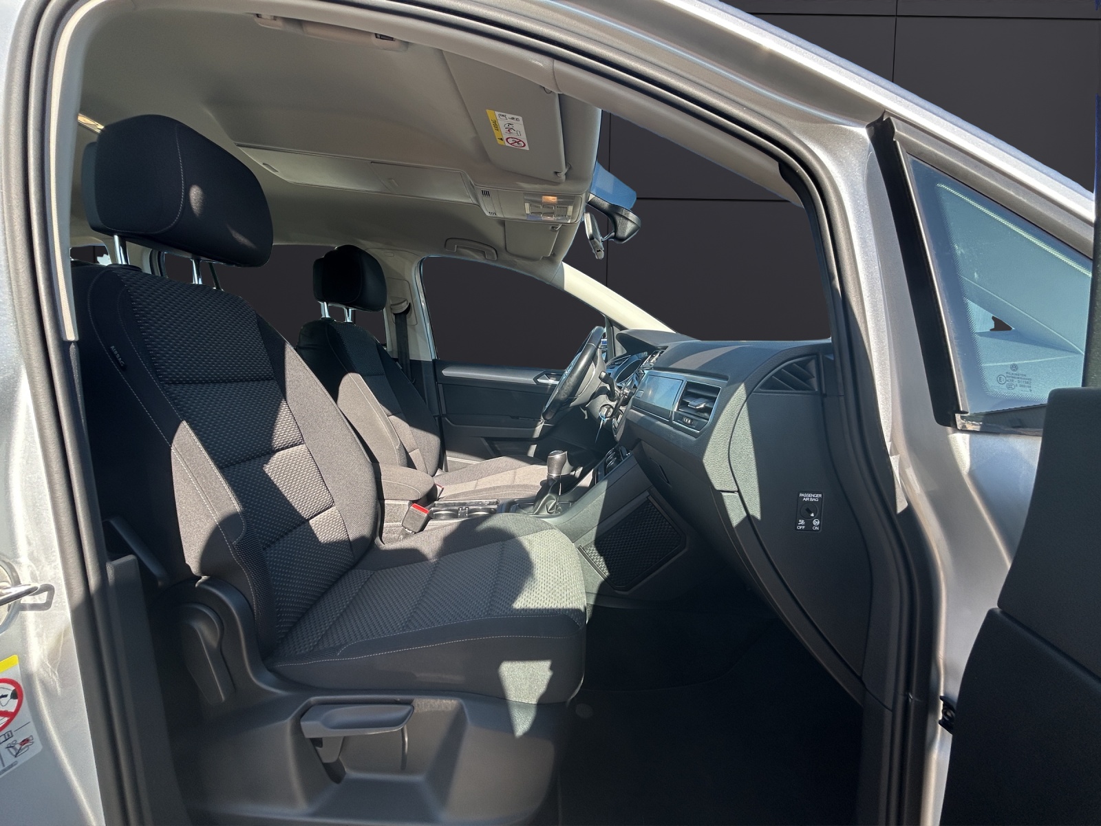 Fahrzeugabbildung Volkswagen Touran Comfortline TSI ACC AHK 7-Sitzer PDC Navi Klima