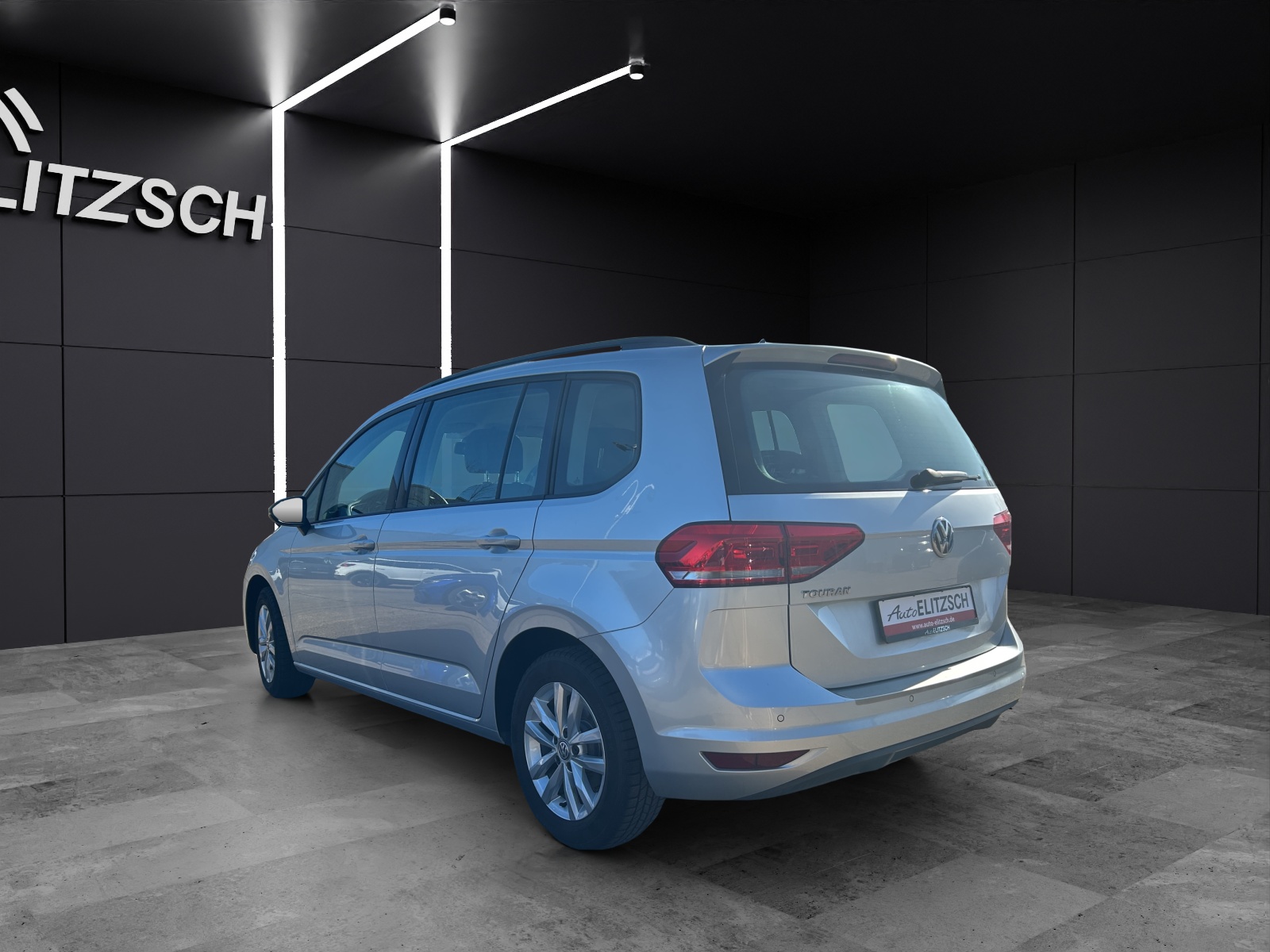 Fahrzeugabbildung Volkswagen Touran Comfortline TSI ACC AHK 7-Sitzer PDC Navi Klima