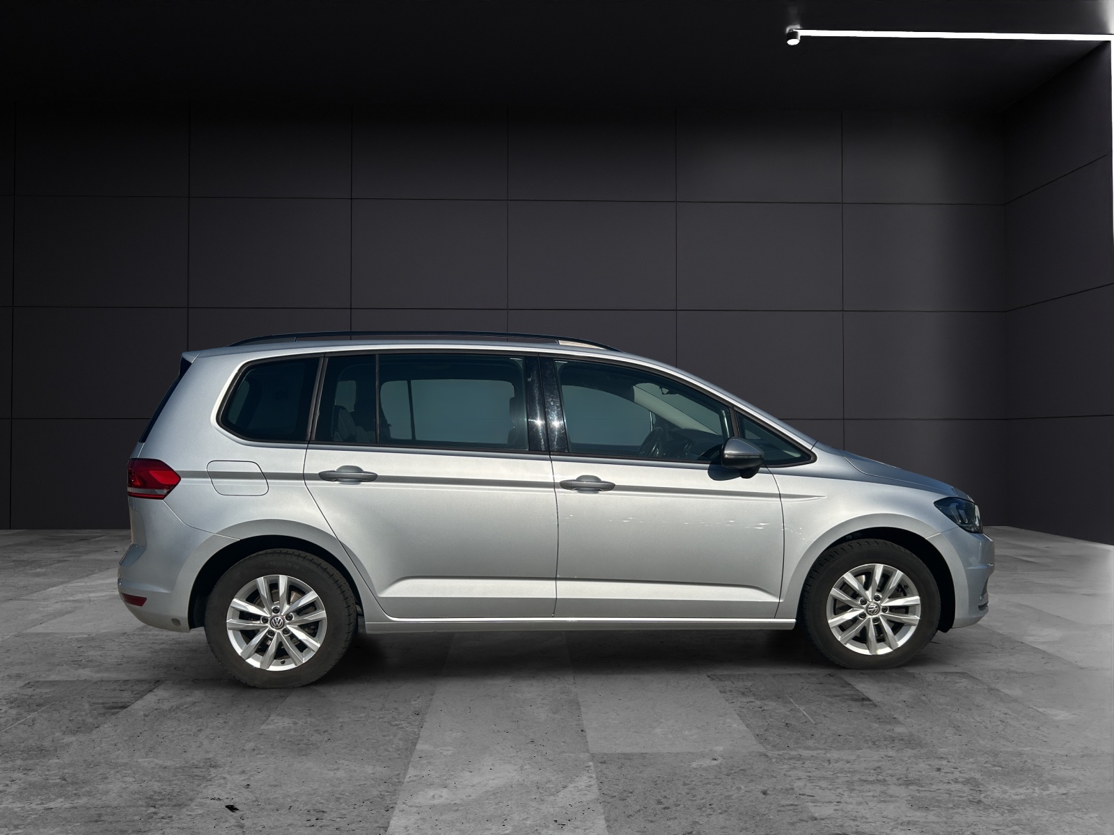 Fahrzeugabbildung Volkswagen Touran Comfortline TSI ACC AHK 7-Sitzer PDC Navi Klima