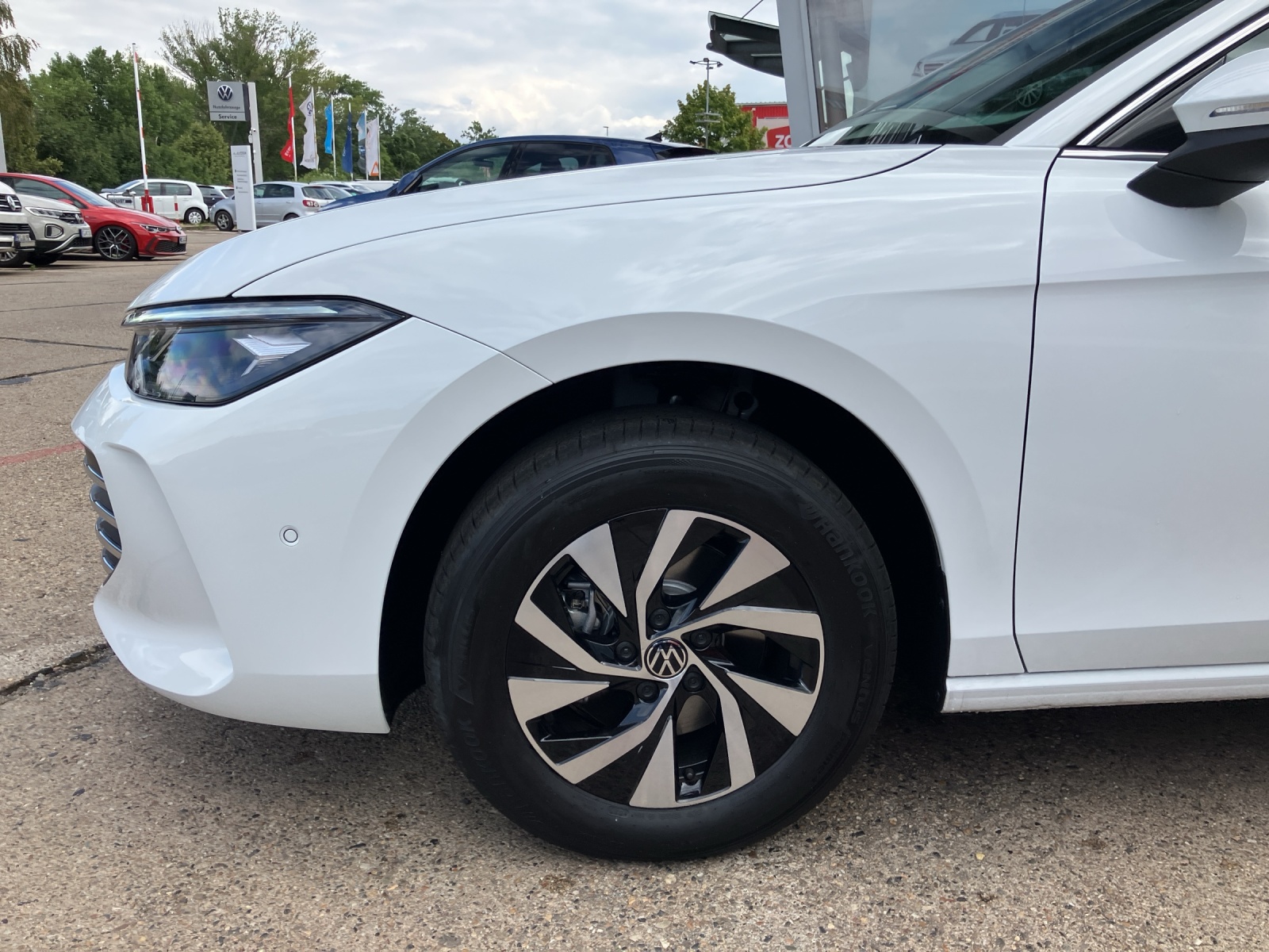 Fahrzeugabbildung Volkswagen Passat Variant 2.0 TDI 90 kW Business LED DSG DAB+ ACC