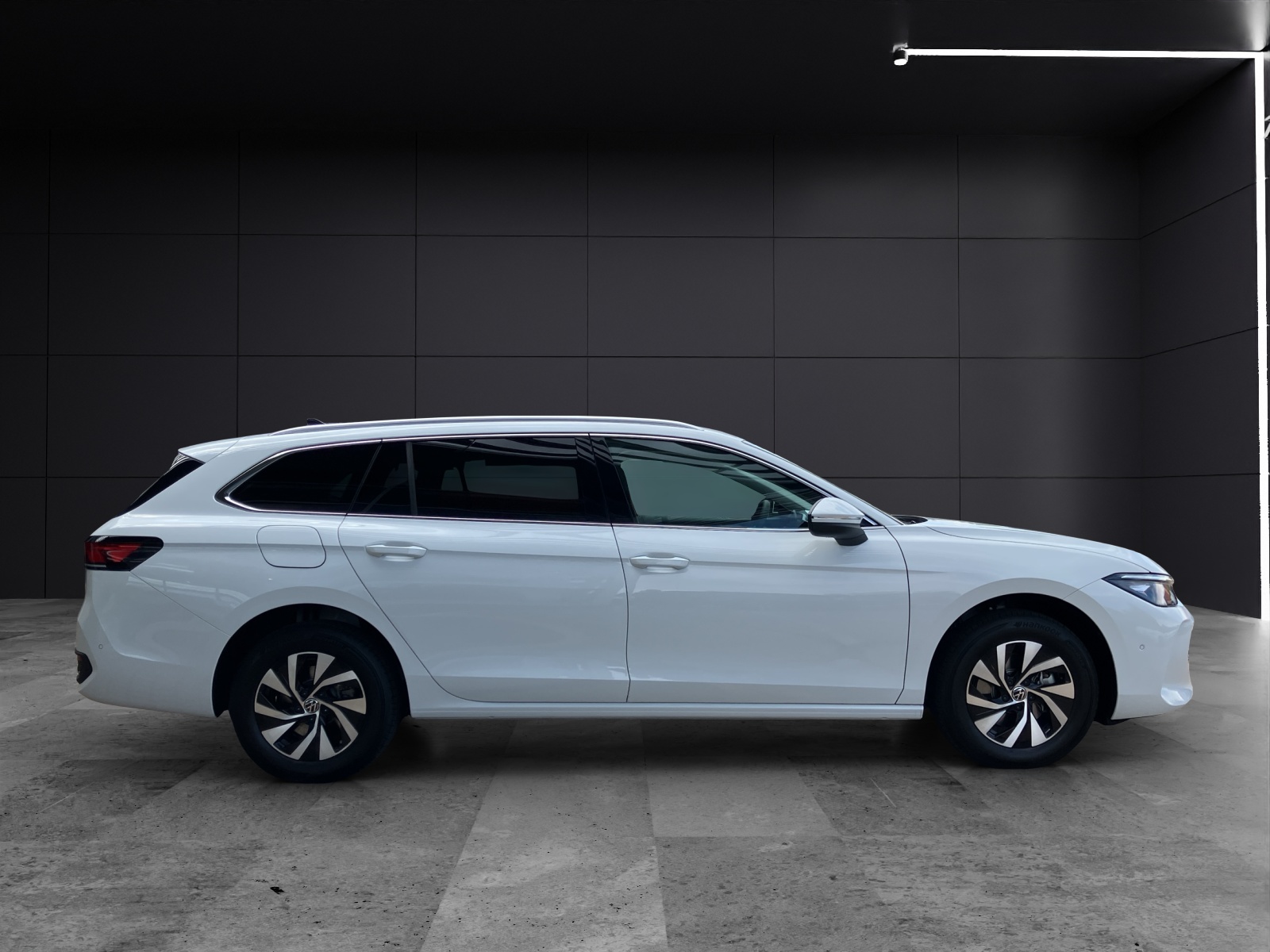 Fahrzeugabbildung Volkswagen Passat Variant 2.0 TDI 90 kW Business LED DSG DAB+ ACC