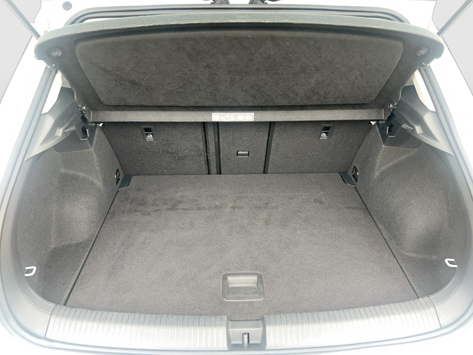 Fahrzeugabbildung Volkswagen T-Roc Active NAVI SHZ PDC App-Connect
