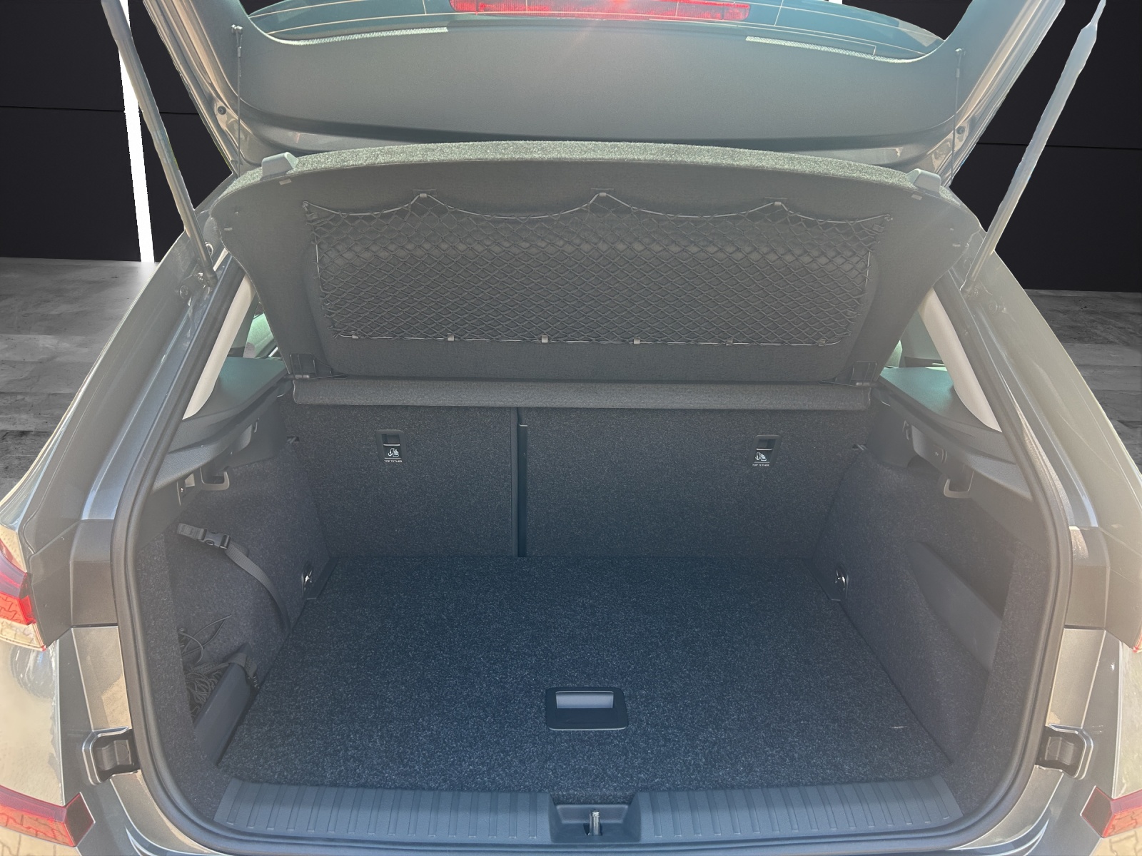 Fahrzeugabbildung SKODA Kamiq 1.0 TSI Selection DSG MATRIX AHZV