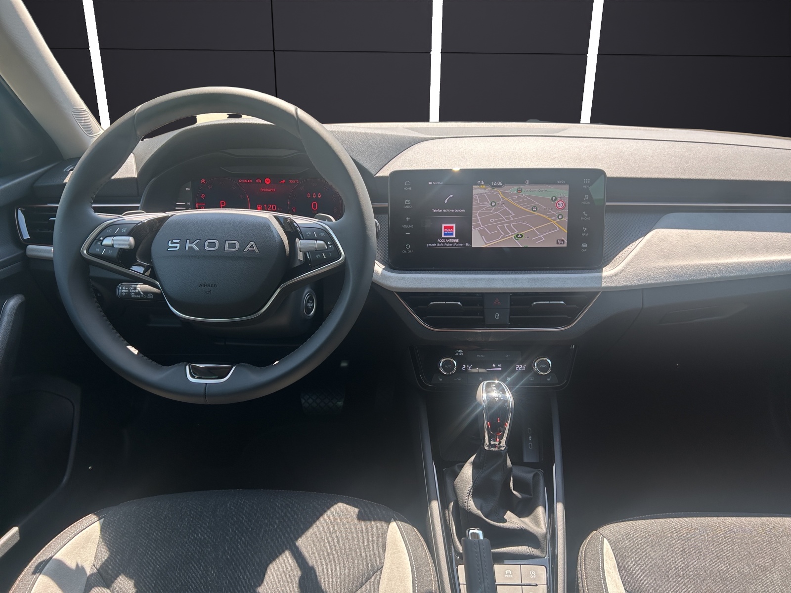 Fahrzeugabbildung SKODA Kamiq 1.0 TSI Selection DSG MATRIX AHZV