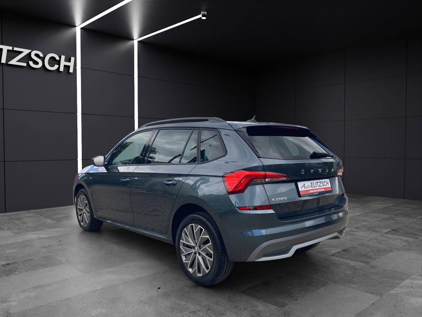 Fahrzeugabbildung SKODA Kamiq TSI Clever LED AHK Navi AID PDC SH