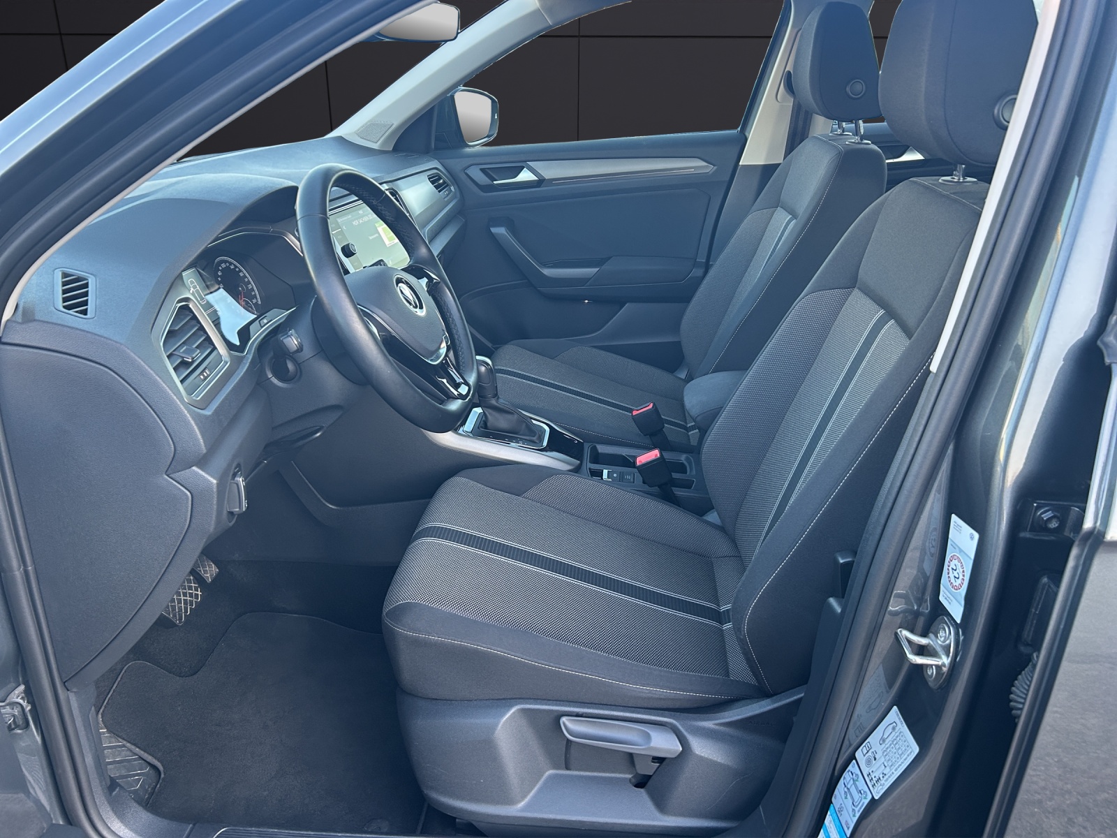 Fahrzeugabbildung Volkswagen T-Roc Style TSI DSG SHZ PDC WeConnect Navi