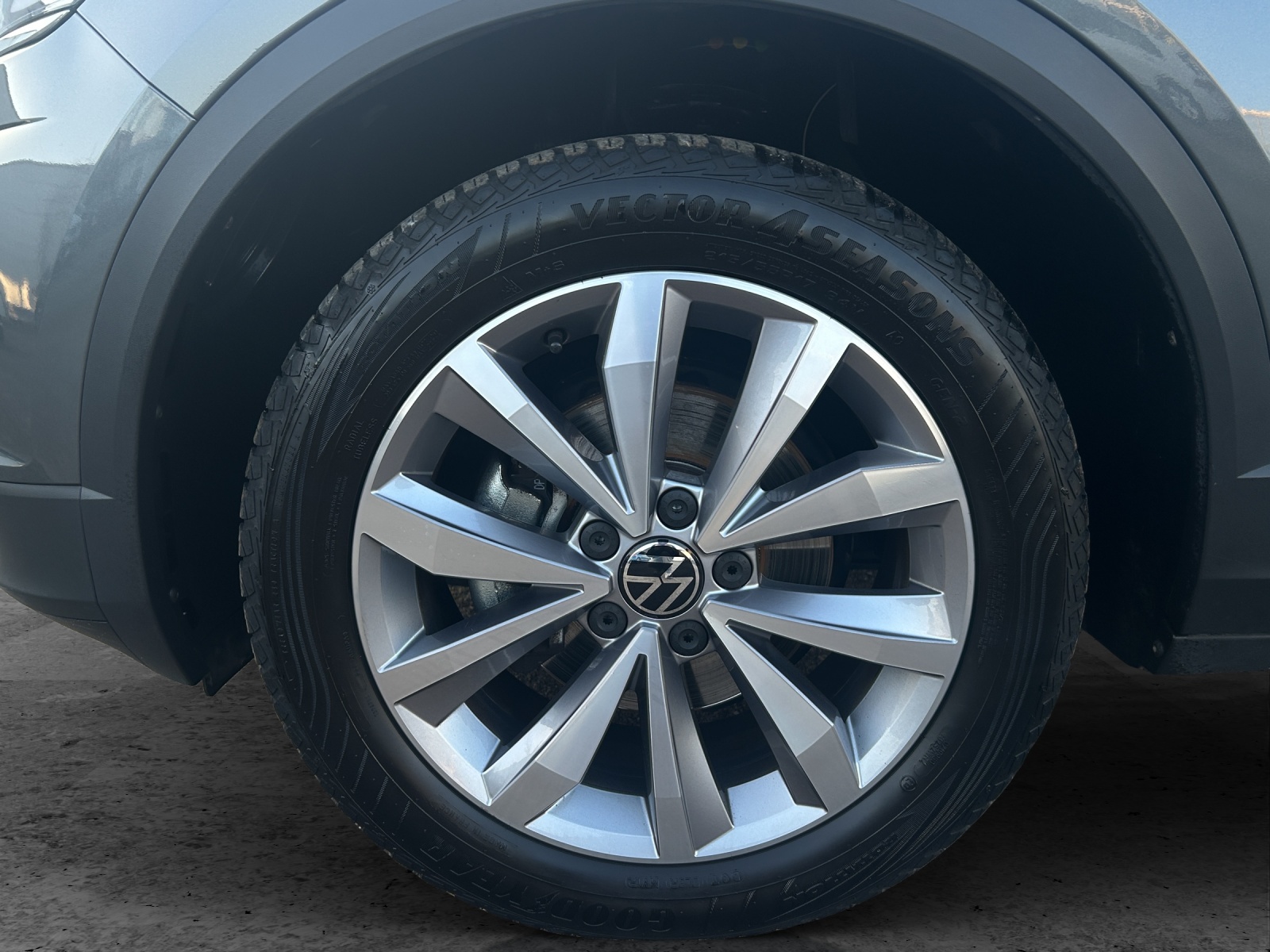 Fahrzeugabbildung Volkswagen T-Roc Style TSI DSG SHZ PDC WeConnect Navi