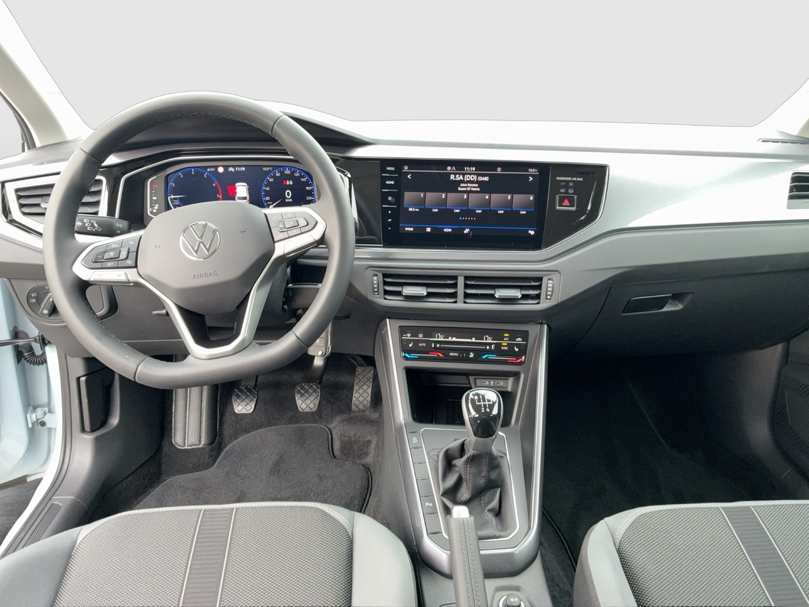 Fahrzeugabbildung Volkswagen Polo DSG Style AHZV NAVI ACC RearView