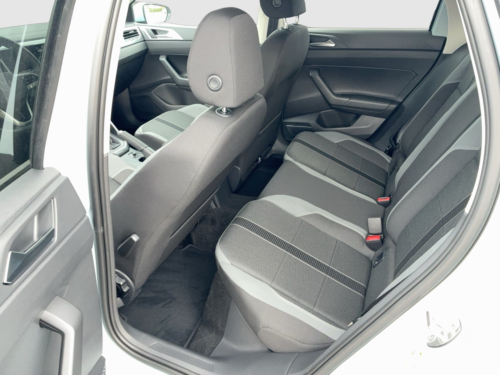 Fahrzeugabbildung Volkswagen Polo DSG Style AHZV NAVI ACC RearView
