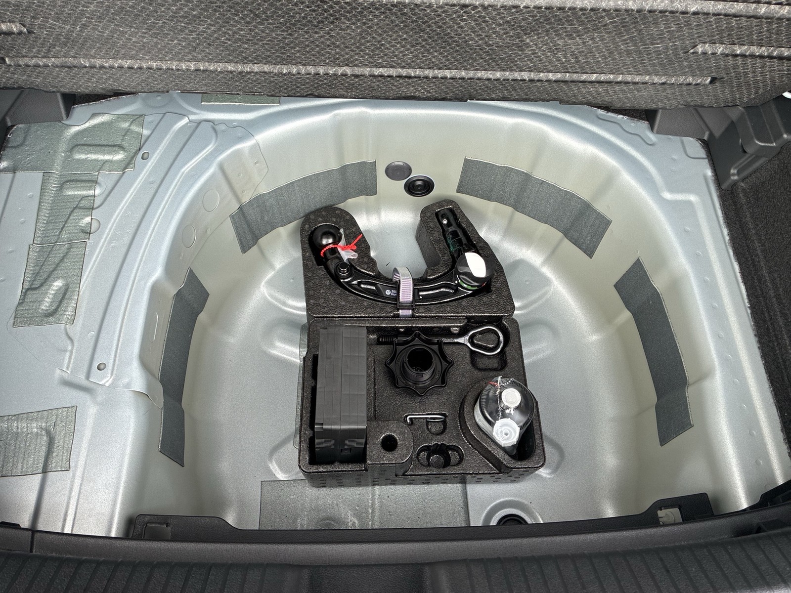 Fahrzeugabbildung Volkswagen Polo DSG Style AHZV NAVI ACC RearView