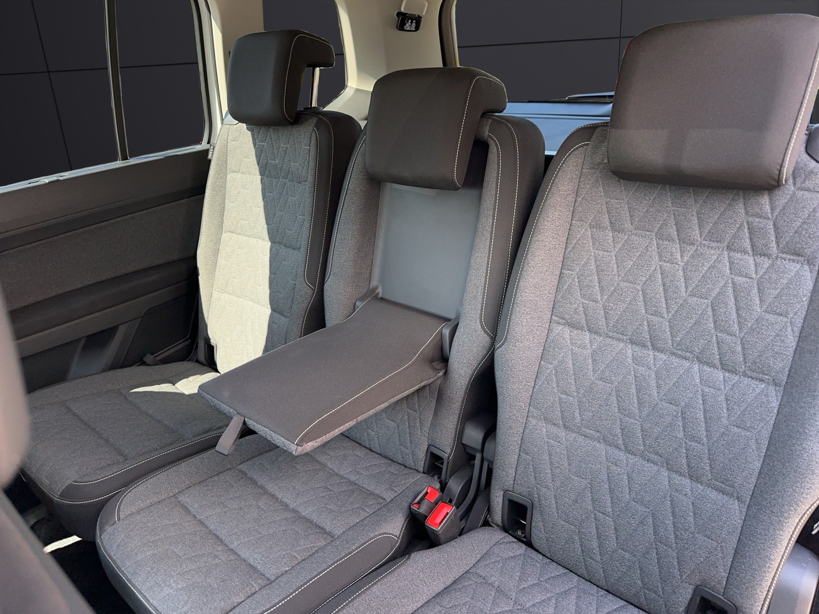 Fahrzeugabbildung Volkswagen Touran 2.0 TDI Move 7-Sitzer DSG Matrix ACC 17