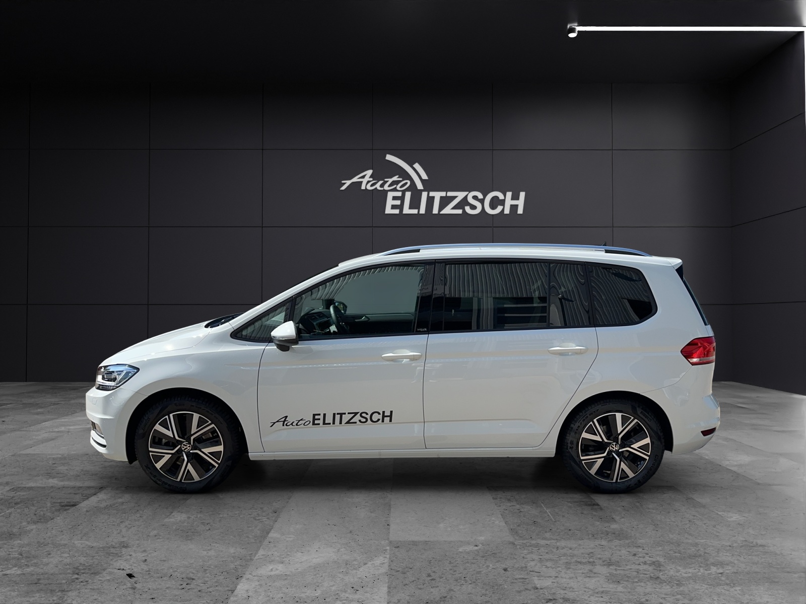 Fahrzeugabbildung Volkswagen Touran 2.0 TDI Move 7-Sitzer DSG Matrix ACC 17