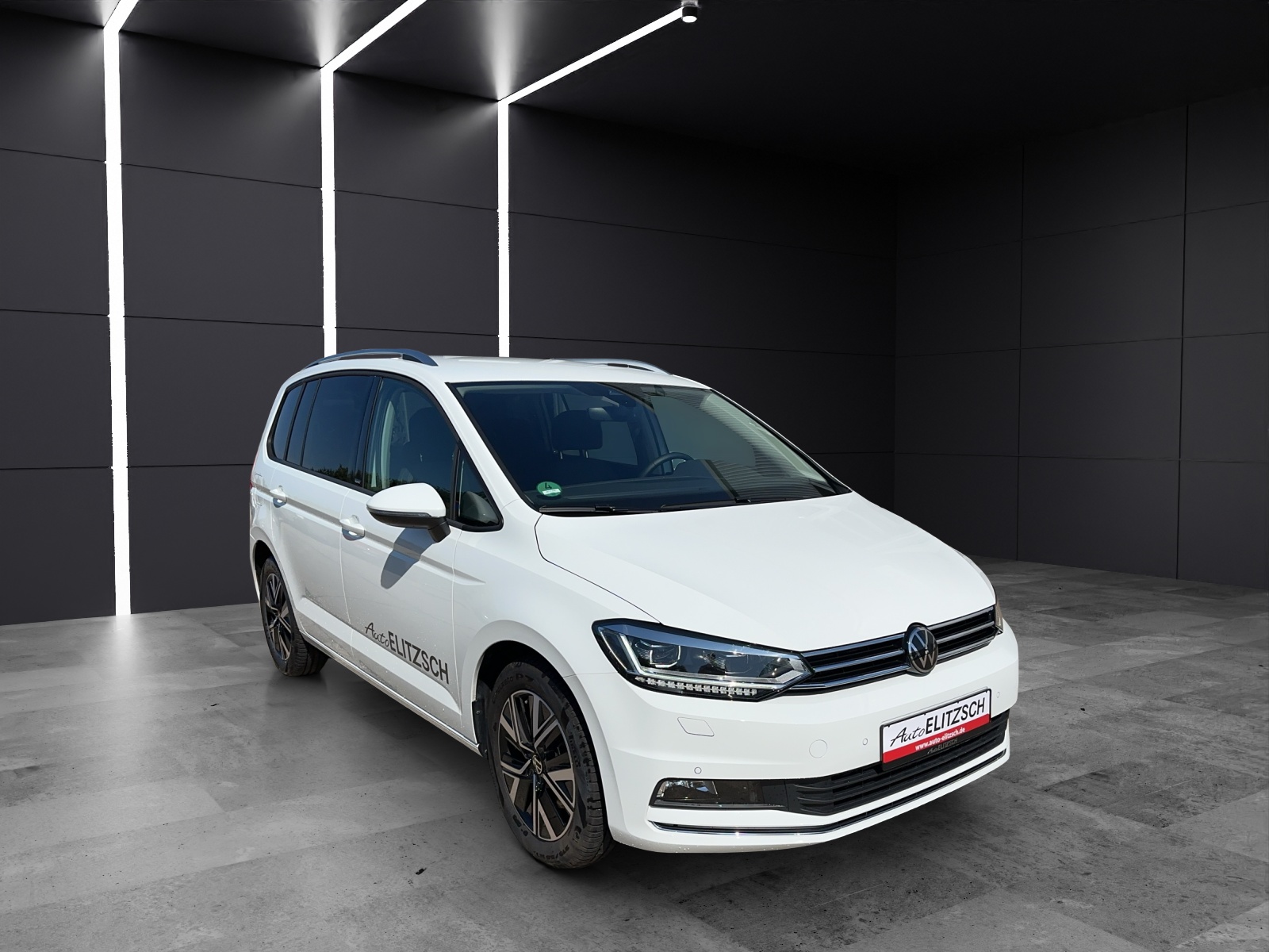 Fahrzeugabbildung Volkswagen Touran 2.0 TDI Move 7-Sitzer DSG Matrix ACC 17