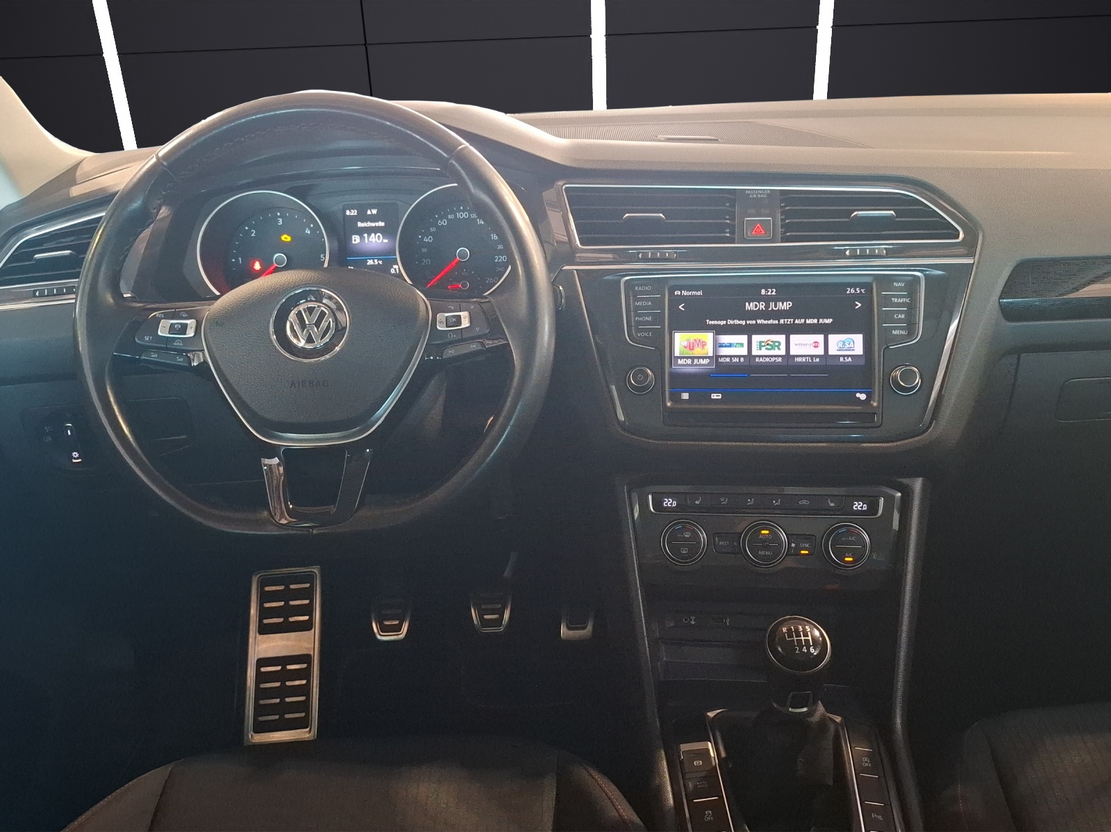 Fahrzeugabbildung Volkswagen Tiguan TDI Sound 4M LED AHK Navi ACC PDC SHZ