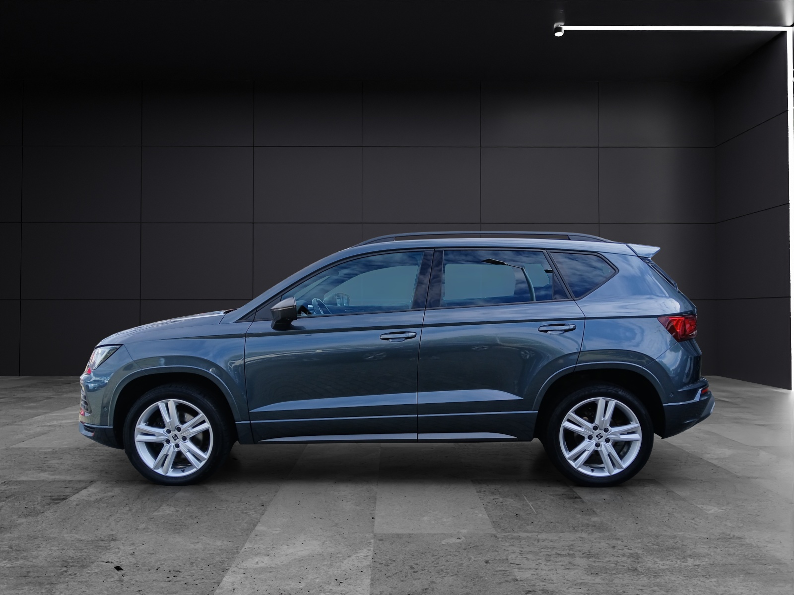 Fahrzeugabbildung SEAT Ateca TDI FR-Line DSG STH LED Navi AID ACC RFK SH