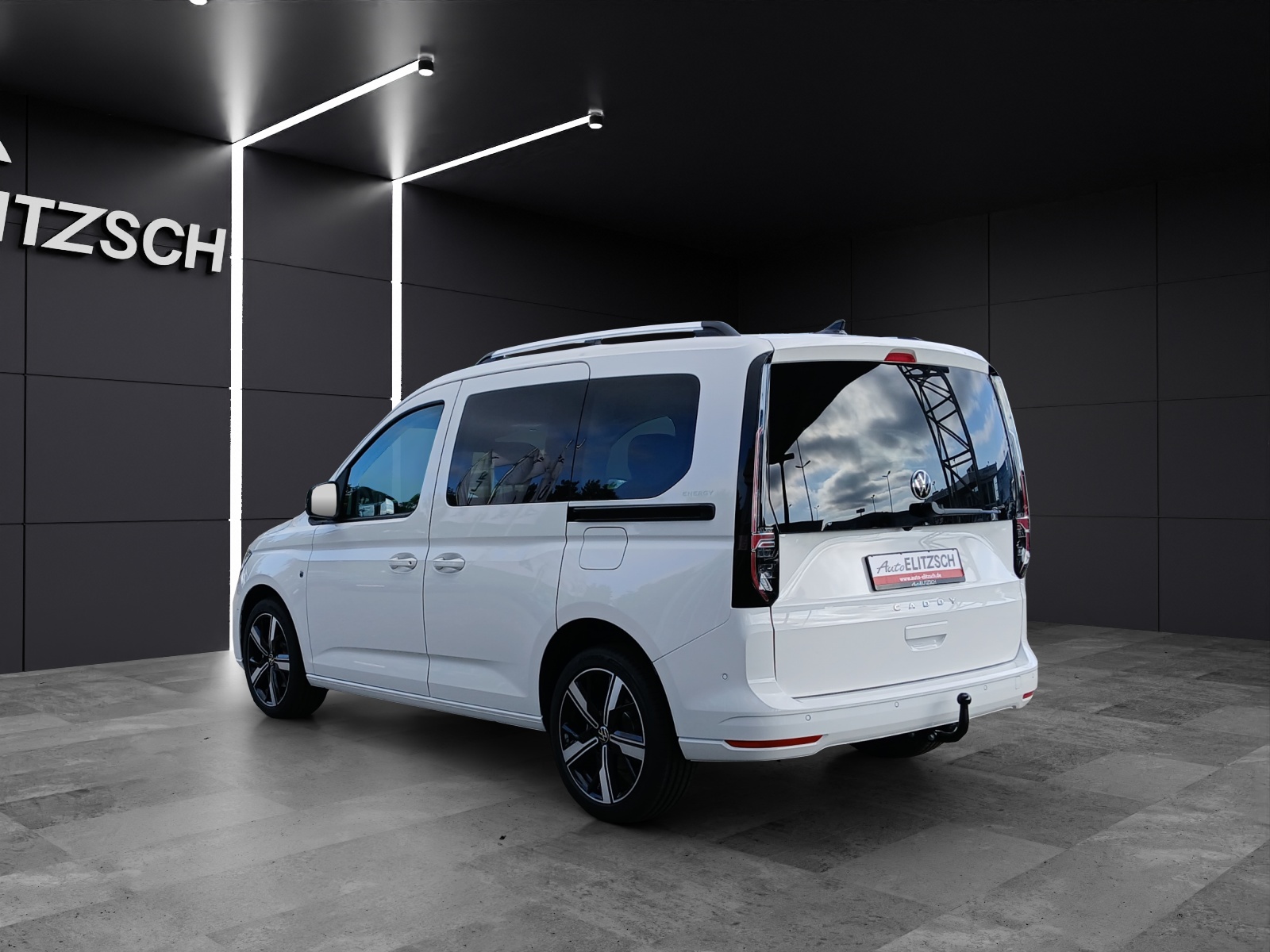 Fahrzeugabbildung Volkswagen Caddy TDI Life 7-DSG LED AHK ACC KLIMA REAR VIEW