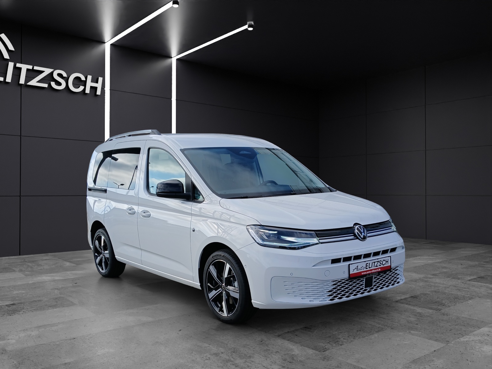 Fahrzeugabbildung Volkswagen Caddy TDI Life 7-DSG LED AHK ACC KLIMA REAR VIEW