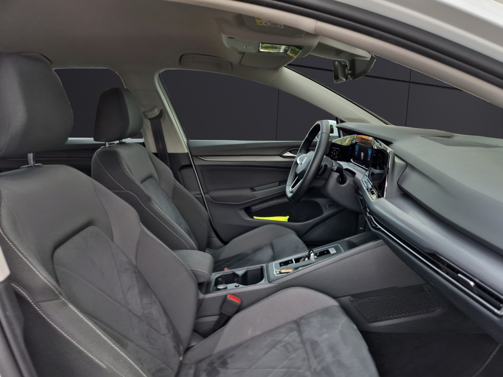 Fahrzeugabbildung Volkswagen Golf VIII eHybrid Style Matrix Navi HUD AID ACC RFK SH LM