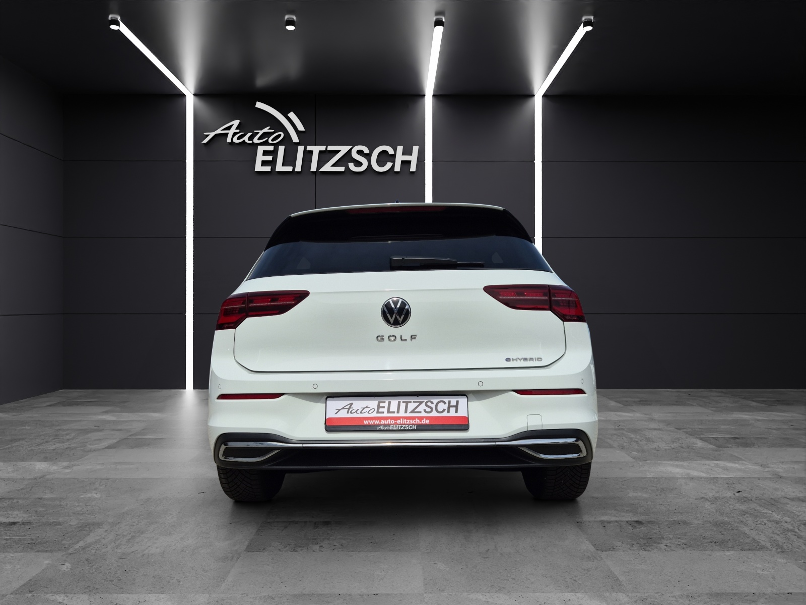 Fahrzeugabbildung Volkswagen Golf VIII eHybrid Style Matrix Navi HUD AID ACC RFK SH LM