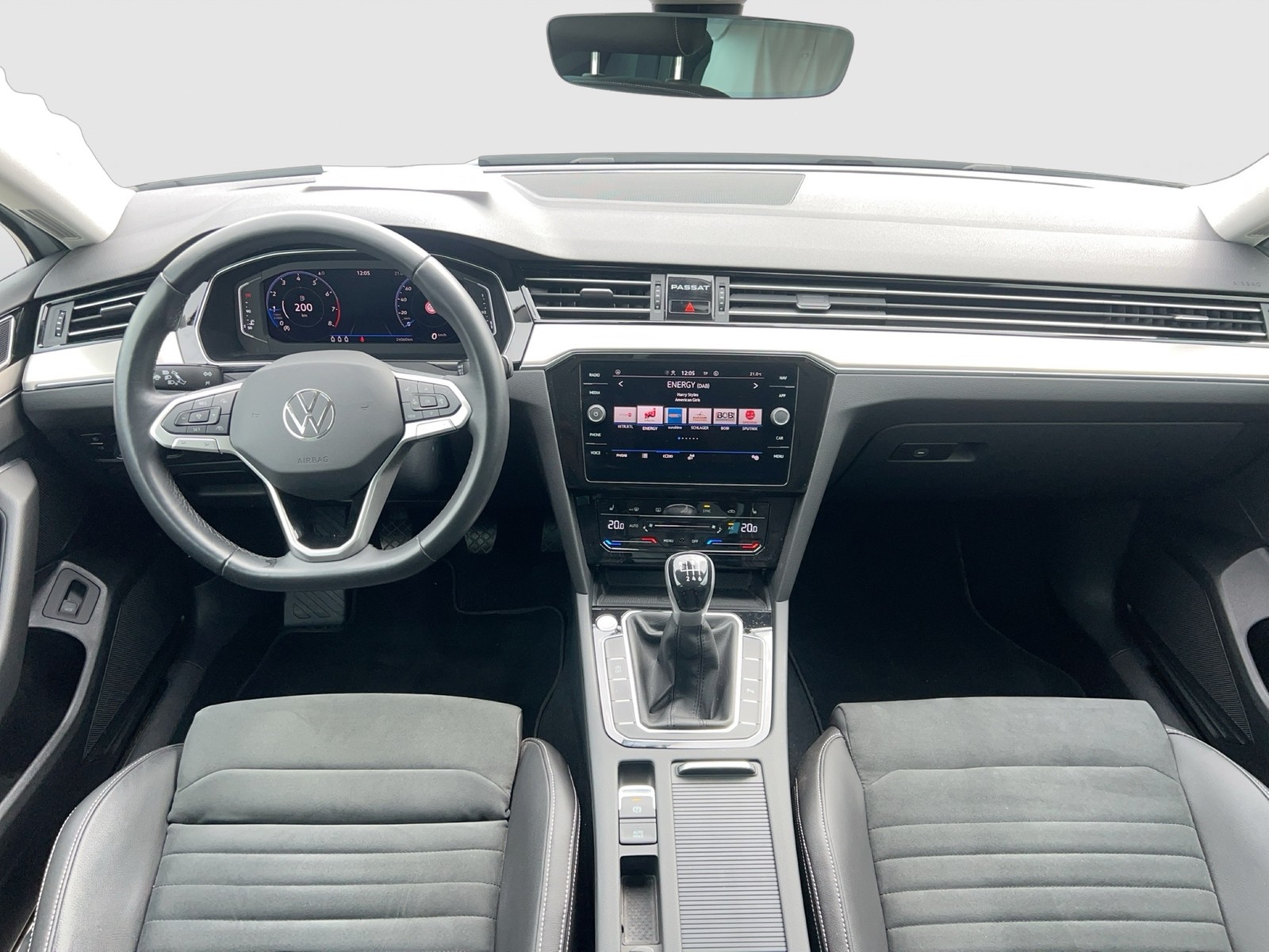 Fahrzeugabbildung Volkswagen Passat Variant TSI Elegance Matrix Navi ACC RFK AHK SH