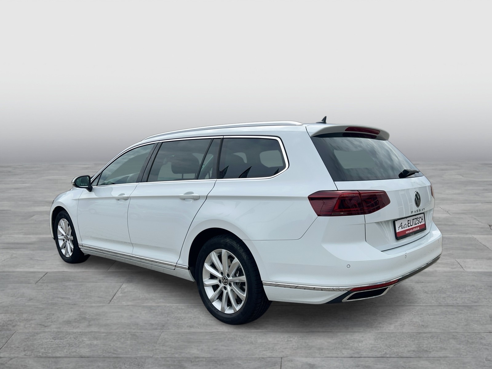 Fahrzeugabbildung Volkswagen Passat Variant TSI Elegance Matrix Navi ACC RFK AHK SH