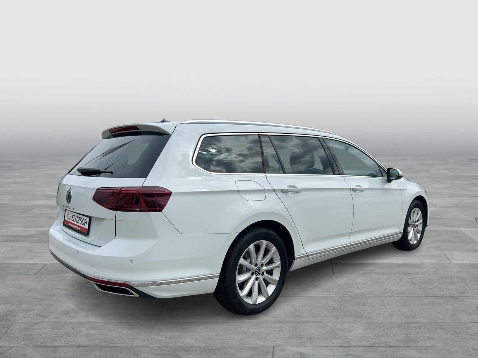 Fahrzeugabbildung Volkswagen Passat Variant TSI Elegance Matrix Navi ACC RFK AHK SH